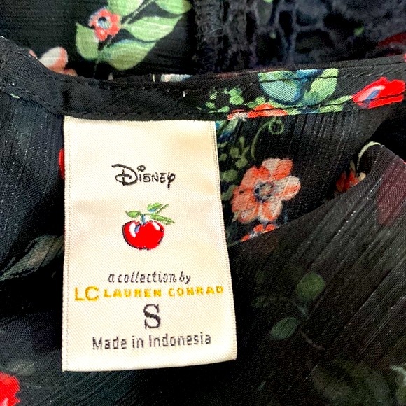 Disney Snow White red apple print on black chiffon top - Picture 7 of 9